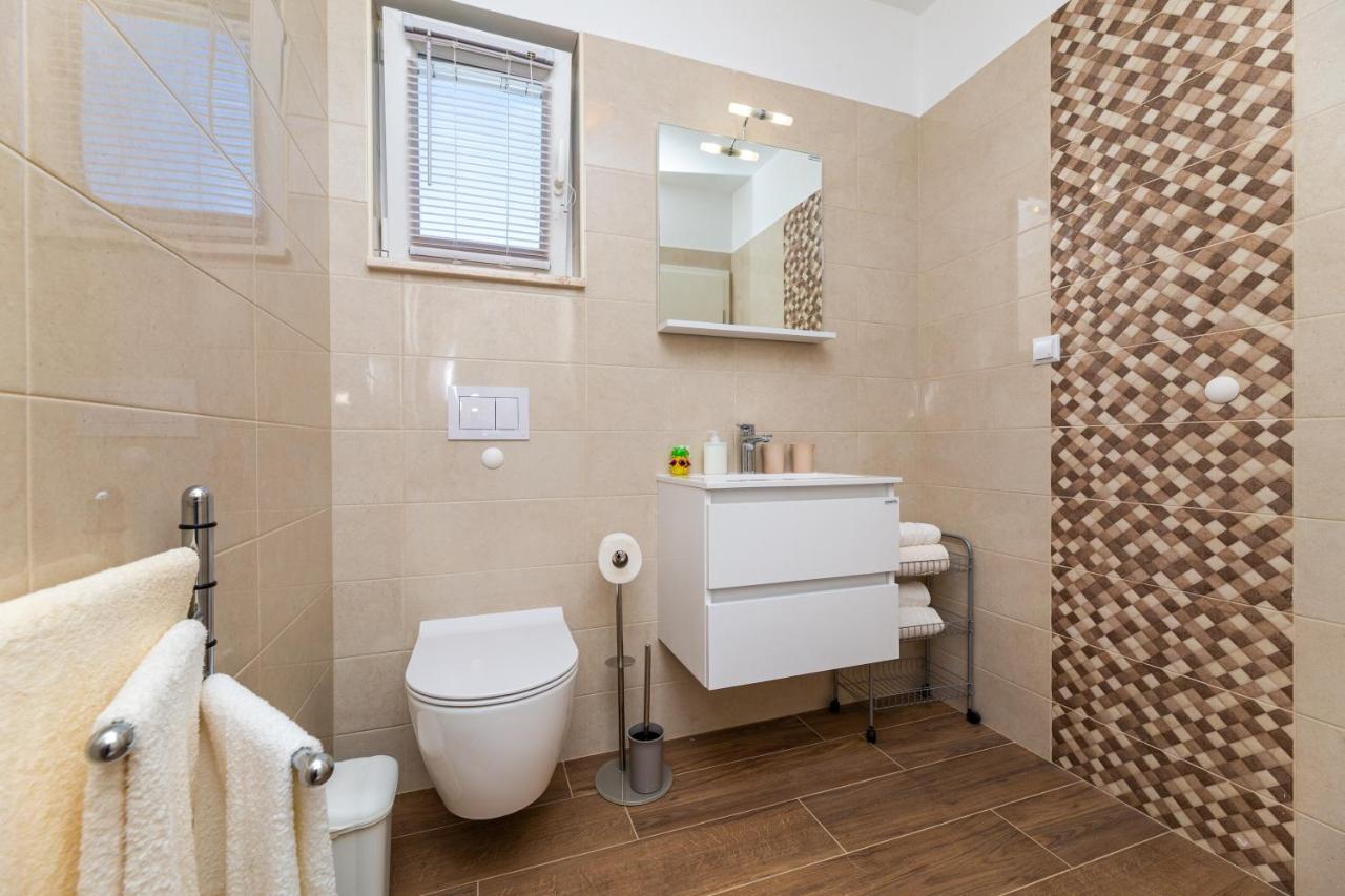 Apartment Nada 1 Malinska Dış mekan fotoğraf